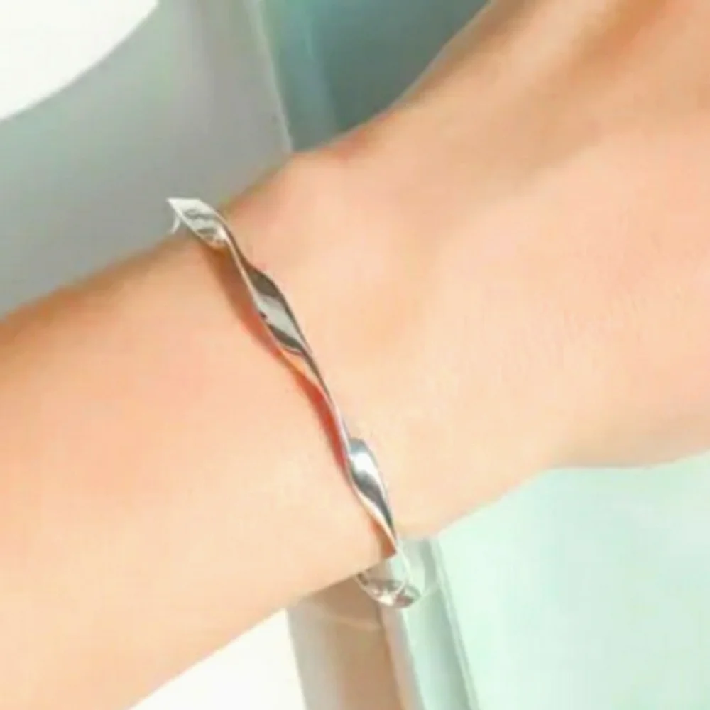 NEW Silver Twisted Bangle Cuff Bracelet